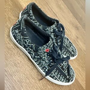 Bucket Feet Black and White Patterned men’s Sneakerssize 9